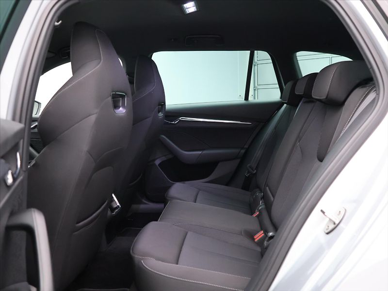Škoda Octavia 2,0 TDI 110kW DSG Style DPH - fotka 15 z 33