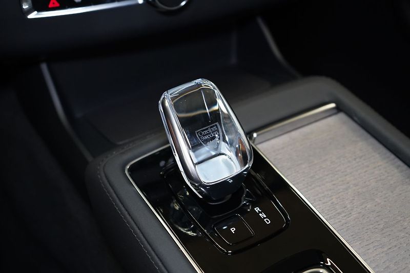 Volvo XC90 T8 PLUS Dark, Vzduch,Ventilace - fotka 39 z 50