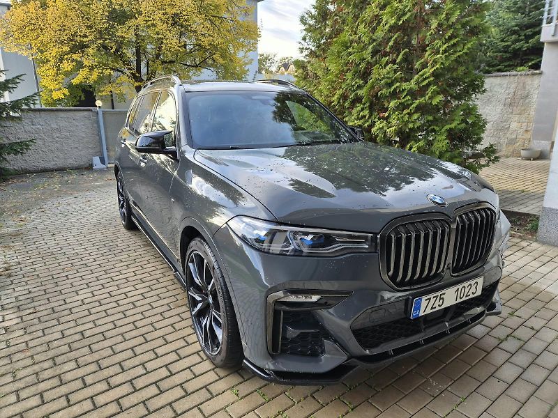 BMW X7 (2021) 40d Xdrive   REZERVACE - fotka 2 z 29
