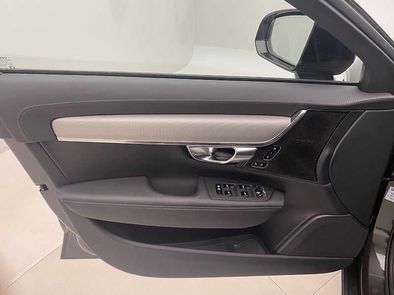 Volvo V90 T6 AWD RECHARGE DARK PLUS AUT - fotka 7 z 54