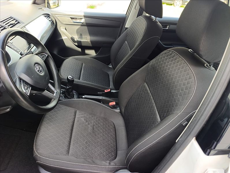Škoda Fabia 1,0 MPi Klimatizace Tempomat - fotka 14 z 32
