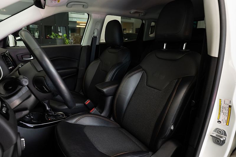 Jeep Compass - fotka 8 z 21