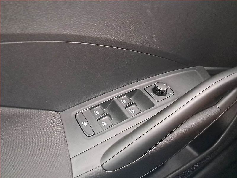 Škoda Fabia (2024) Selection 1.0 TSI, ČR,1.maj - fotka 16 z 17