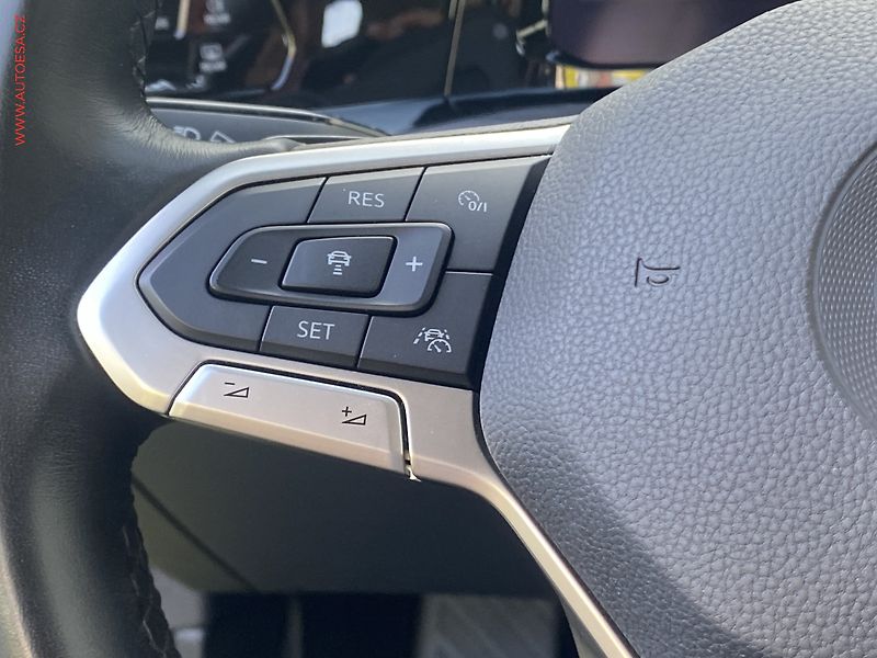 Volkswagen Golf (2021) 1.5 TSi, ČR, DSG, LED - fotka 14 z 20