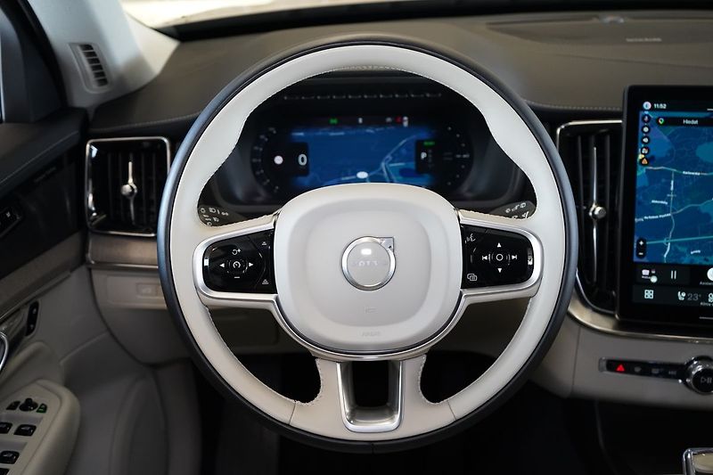 Volvo XC90 T8 PLUS Bright, Vzduch, 360° - fotka 24 z 50