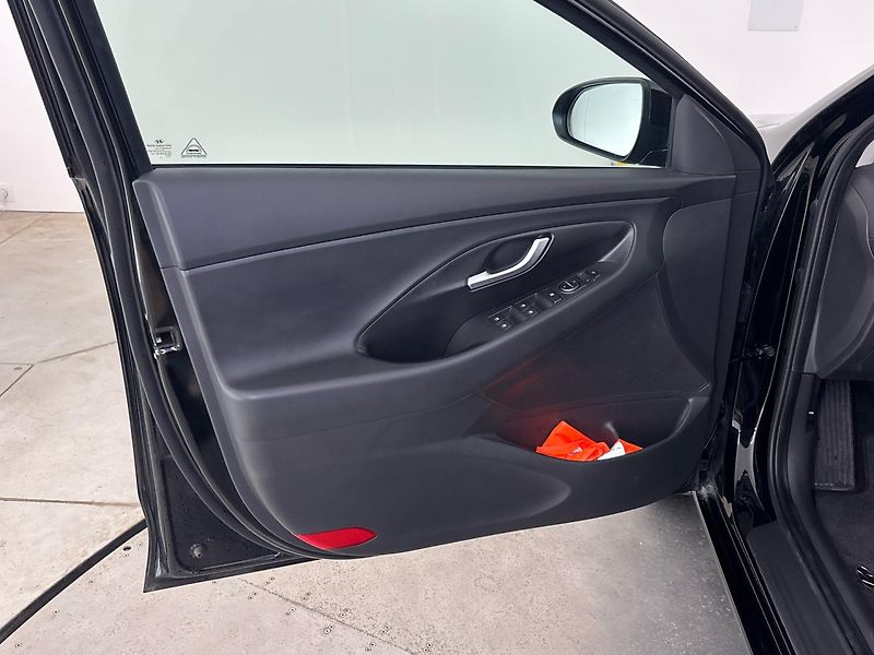 Hyundai i30 Smart DCT - fotka 13 z 26