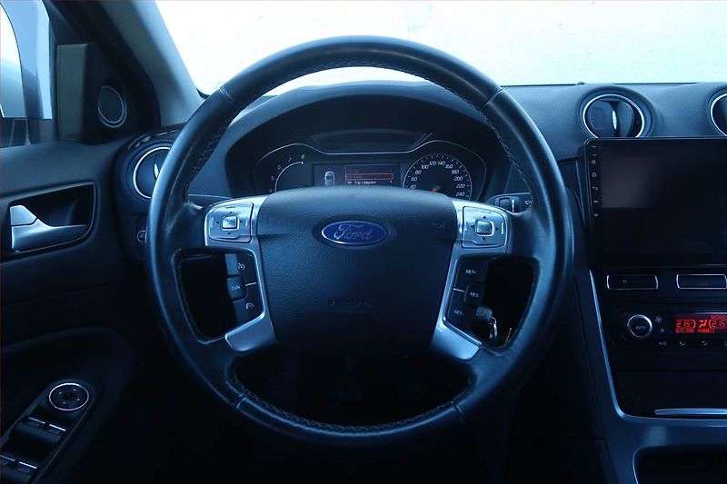 Ford Mondeo (2011) 1.6 EcoBoost, Serv.kniha, Navi - fotka 17 z 17