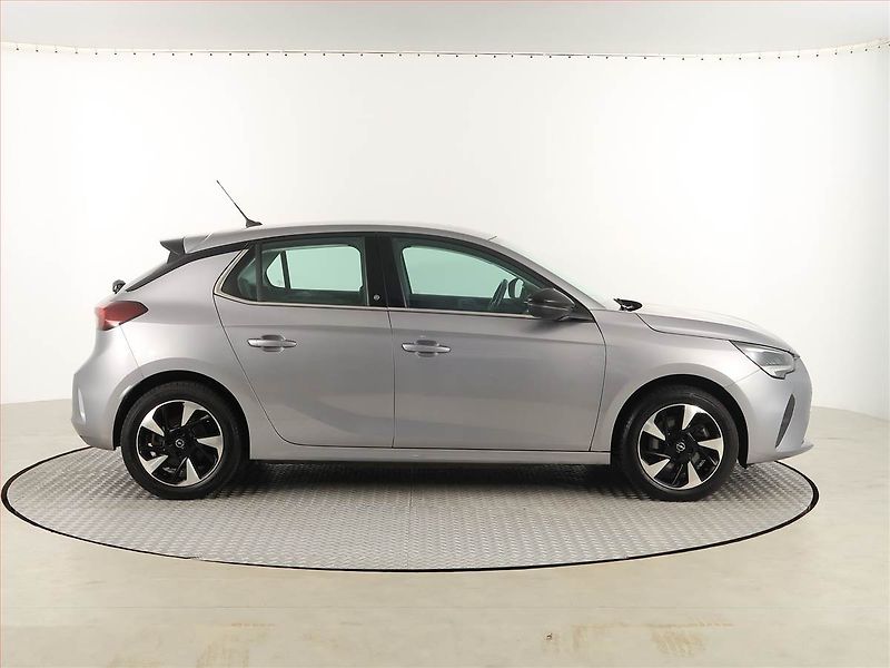 Opel Corsa (2020) Elegance 50 kWh, SoH 98% - fotka 6 z 20