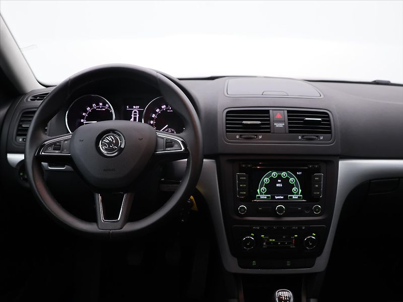 Škoda Yeti 2,0 TDI 4x4 Outdoor Xenon 1.Ma - fotka 20 z 27