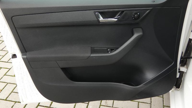 Škoda Fabia Combi 1,0 TSI Ambition Tour - fotka 8 z 22