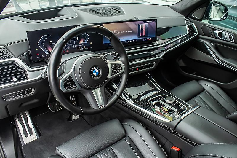 BMW X7 3,0   xDrive40d ČR MpaketHarma - fotka 13 z 32