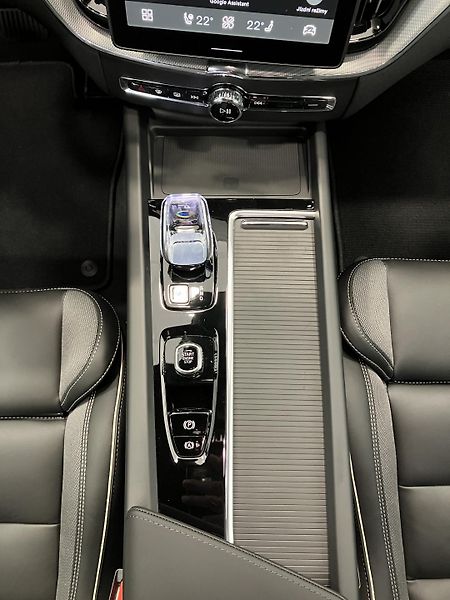 Volvo XC60 T6 AWD Black Edition Plus AT8 - fotka 18 z 47