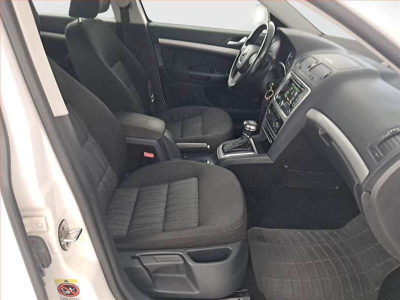 Škoda Octavia (2012) Ambition 2.0 TDI, Automat - fotka 9 z 18