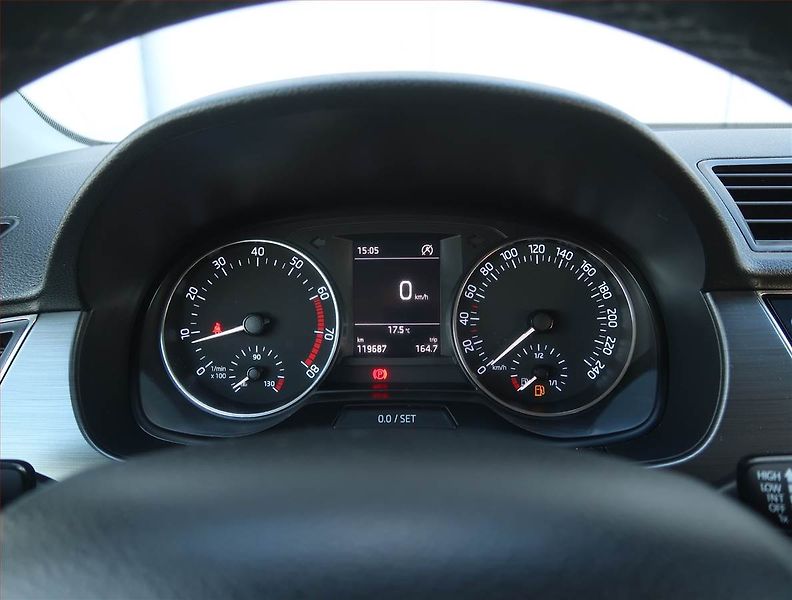Škoda Fabia (2017) Extra 1.2 TSI, Tempomat - fotka 11 z 18