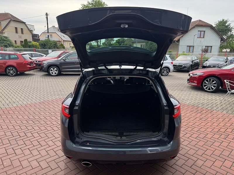 Renault Mégane (2016) 1.6dCi Bose Navi Polokůže - fotka 22 z 50