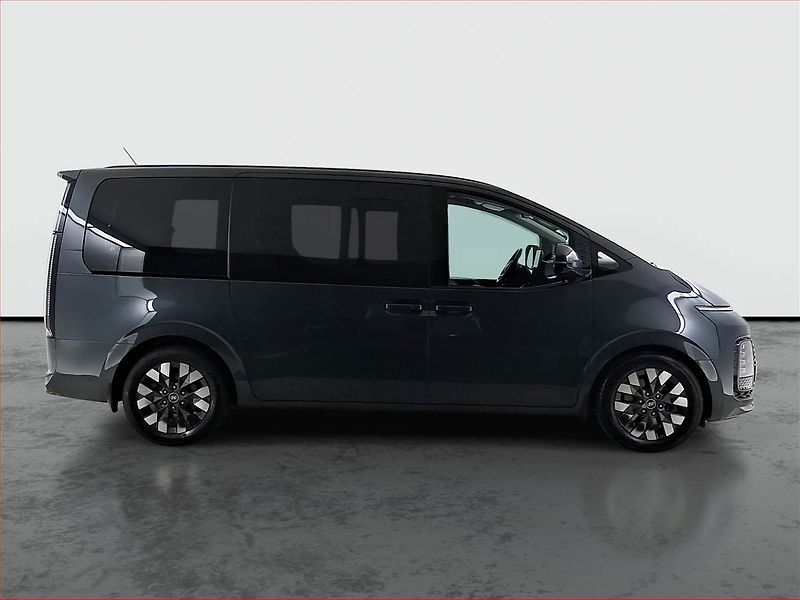 Hyundai Staria (2021) 2.2 CRDi - fotka 6 z 24