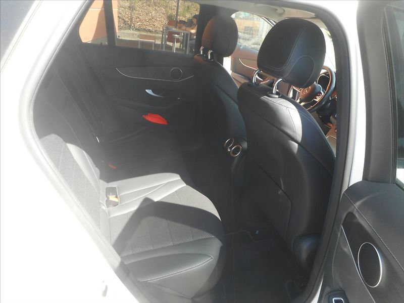 Mercedes-Benz GLC 2,0 220 D 4MATIC - fotka 25 z 28