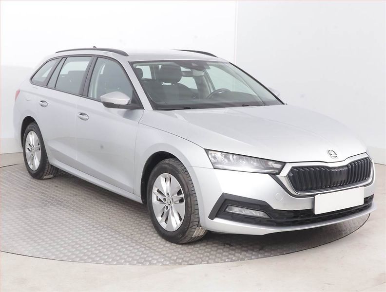Škoda Octavia (2022) Ambition 2.0 TDI, ČR,1.maj - fotografie inzerátu