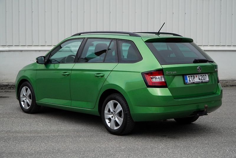 Škoda Fabia 1.2 TSI STYLE - fotka 12 z 26