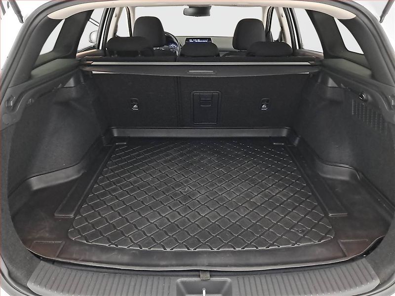 Hyundai i30 (2022) Family Smart 1.5 T-GDI MHEV - fotka 14 z 25
