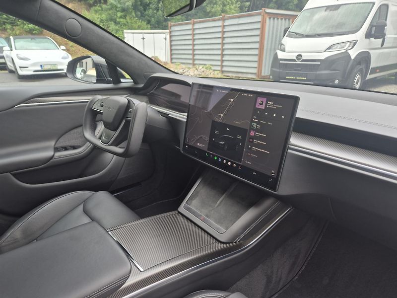 Tesla Model S PLAID PERFORMANCE - fotka 39 z 47