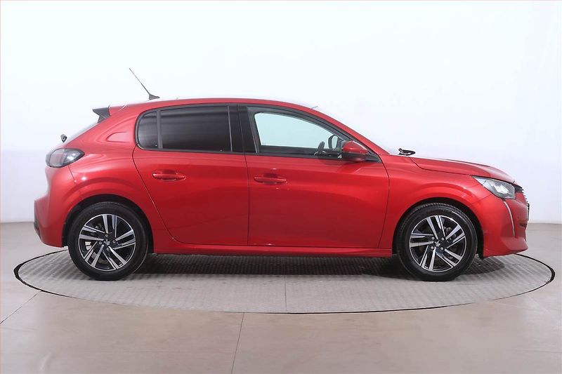 Peugeot 208 (2020) Allure Pack 1.2 PureTech - fotka 6 z 23