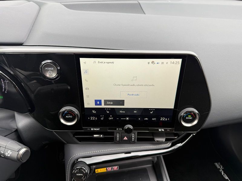 Lexus NX 350h 2,5 HSD e-CVT Executive 4×4 E- - fotka 19 z 29