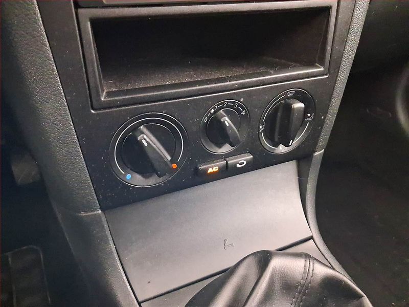 Škoda Octavia (2009) 1.6, Tažné, za skvělou cenu - fotka 17 z 17