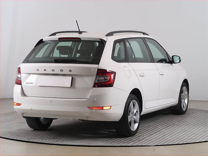 Škoda Fabia (2021) Style 1.0 TSI, Tempomat - fotka 5 z 16