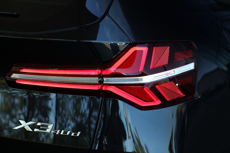 BMW X3 xDrive 40d - fotka 18 z 18