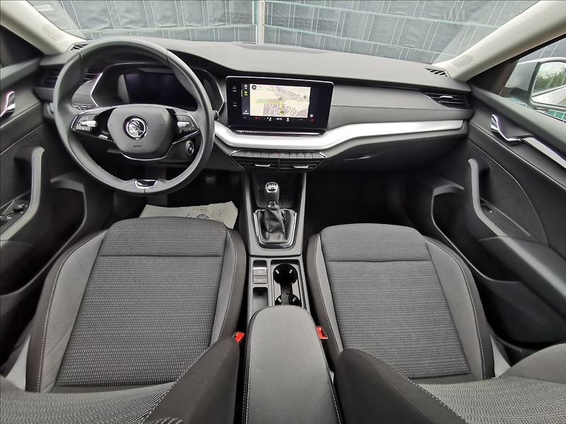 Škoda Octavia IV 2.0 TDI Ambition/Matrix - fotka 7 z 20