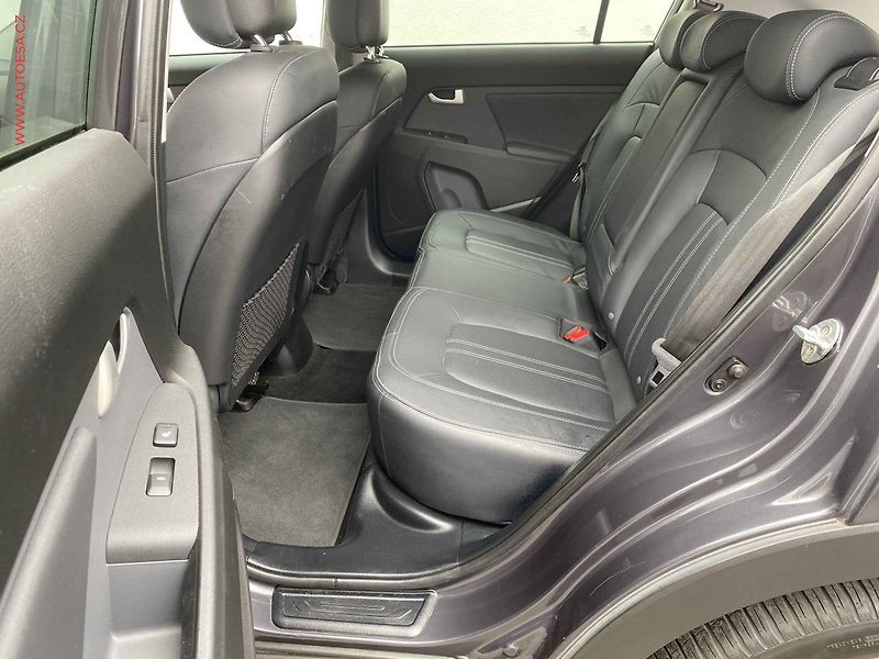 Kia Sportage (2013) 2.0 CRDi AWD, Premium, AT - fotka 10 z 21