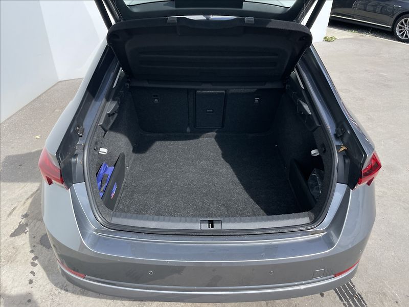 Škoda Octavia 2,0 TDI DSG Style Plus NAVI - fotka 24 z 24
