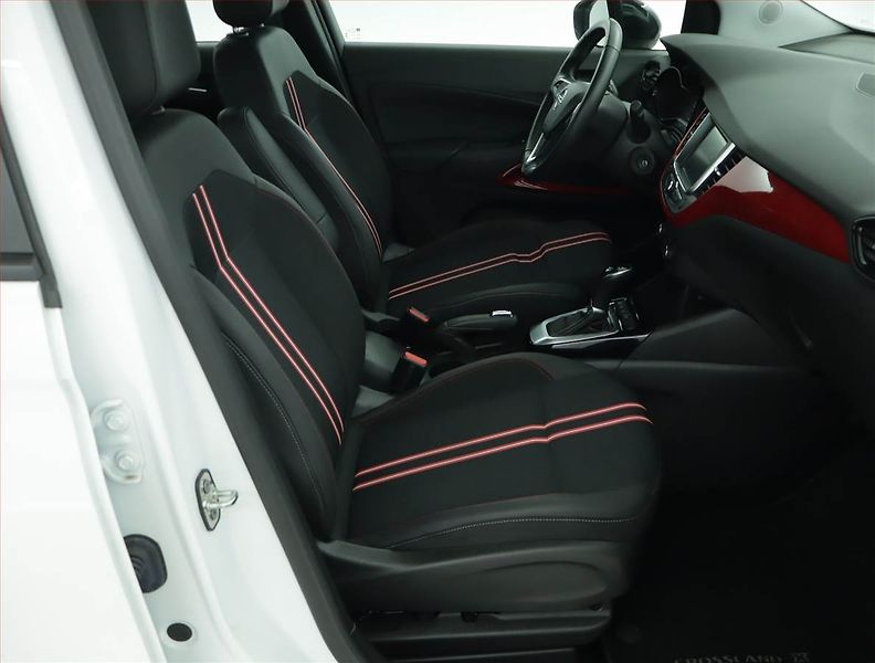 Opel Crossland X (2021) GS Line 1.2 Turbo, Automat - fotka 9 z 15