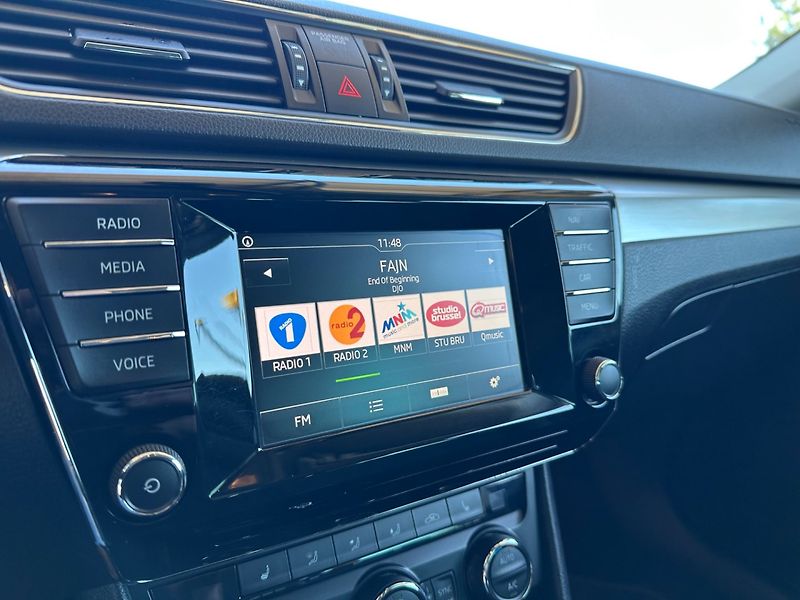 Škoda Superb (2015) 1.6TDi KAMERA,SMARTLINK, - fotka 8 z 15