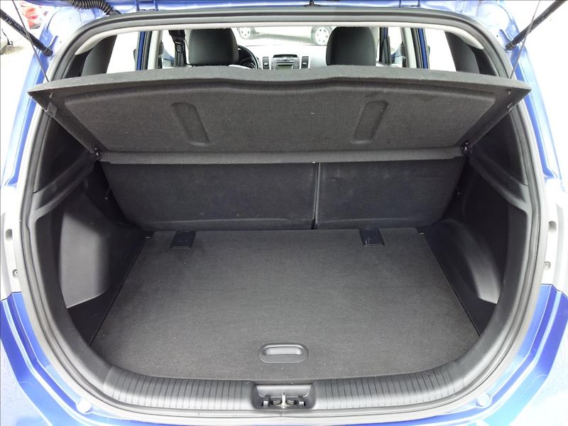 Hyundai ix20 1,6 i 91kW 56 000km - fotka 24 z 48