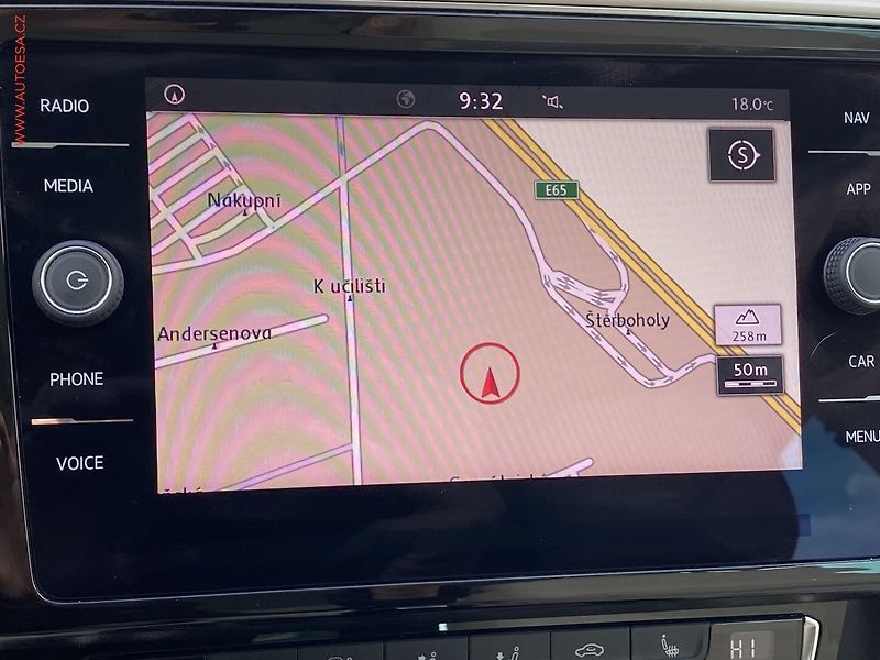 Volkswagen Passat (2018) 2.0 TDi, ČR, Highline, DSG - fotka 14 z 16