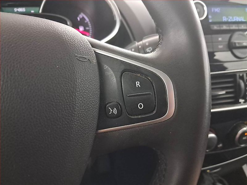 Renault Clio (2018) 1.2 16V, Tempomat - fotka 16 z 17
