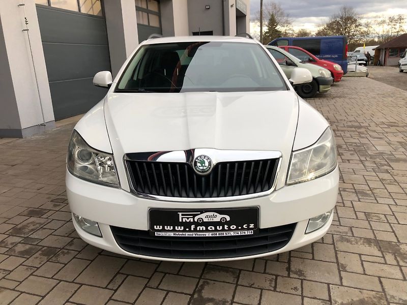 Škoda Octavia (2012) 1.6 TDi, 4x4, navigace - fotka 3 z 31