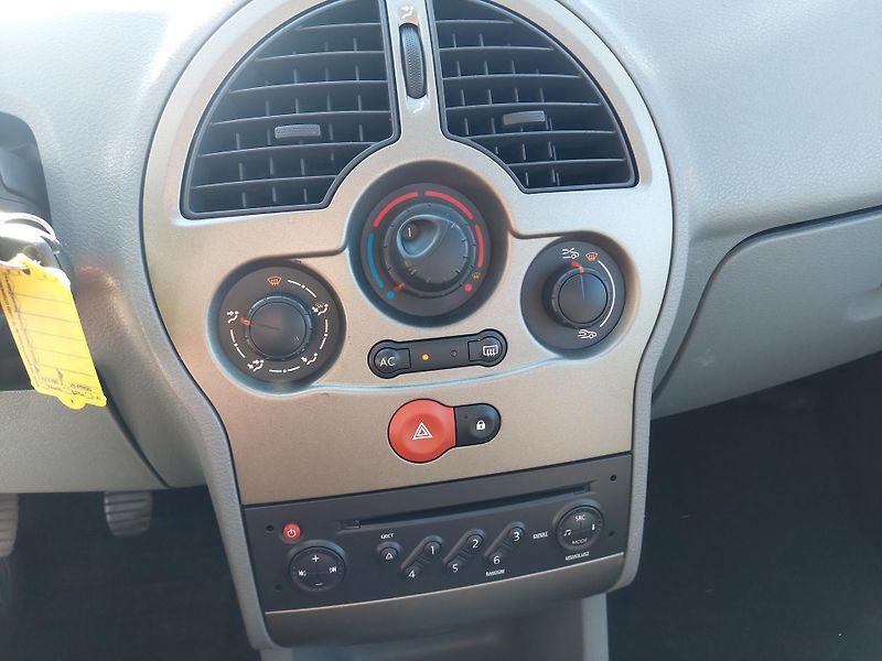 Renault Modus (2009) 1.2i-16v - fotka 11 z 25