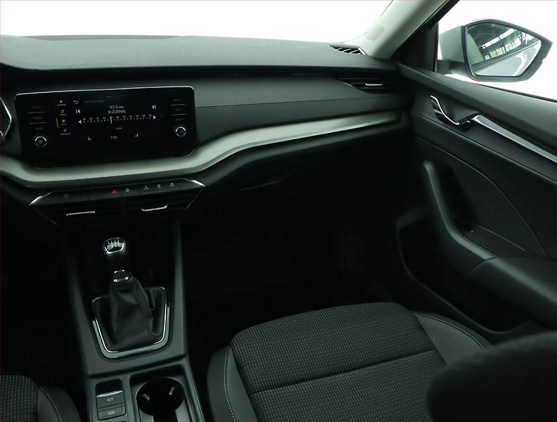 Škoda Octavia (2022) Ambition 2.0 TDI, ČR,1.maj - fotka 8 z 15