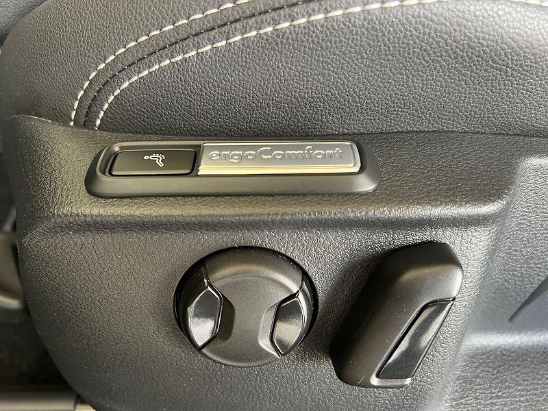 Volkswagen Passat 2.0TDI 147KW DSG 4M ELEGANCE, - fotka 22 z 27