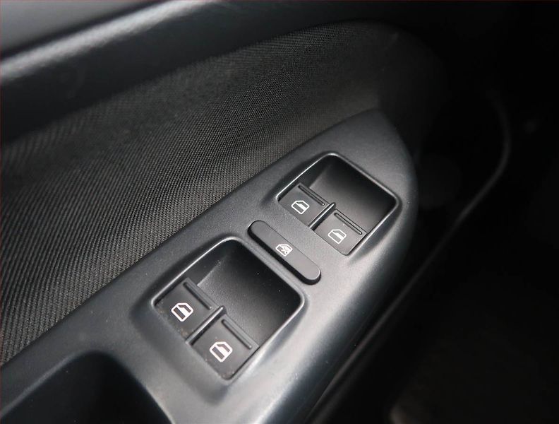 Škoda Octavia (2012) Elegance 1.4 TSI, po STK - fotka 14 z 15