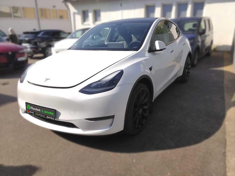 Tesla Model Y (2023) Long Range AWD | Berlín - fotka 3 z 8