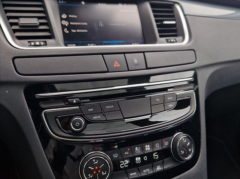 Peugeot 508 1,6 d 88kW KAMERA PANORAMA - fotka 28 z 37