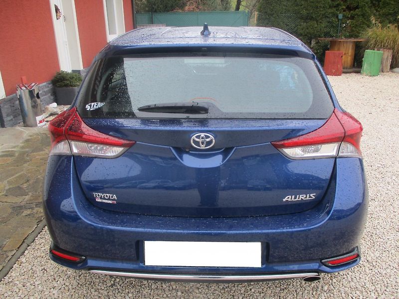 Toyota Auris 1.6 D-4D - fotka 4 z 34