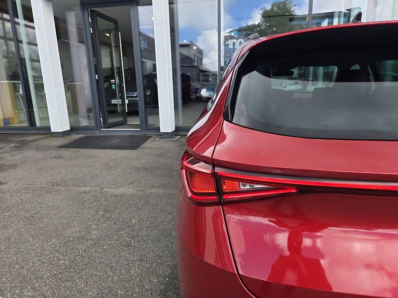 Seat Leon ST 2.0 TDI DSG FR - fotka 7 z 40