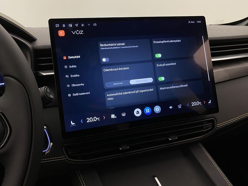Lynk & Co 01 (2025) CORE PHEV AUT CZ 1.maj - fotka 80 z 96
