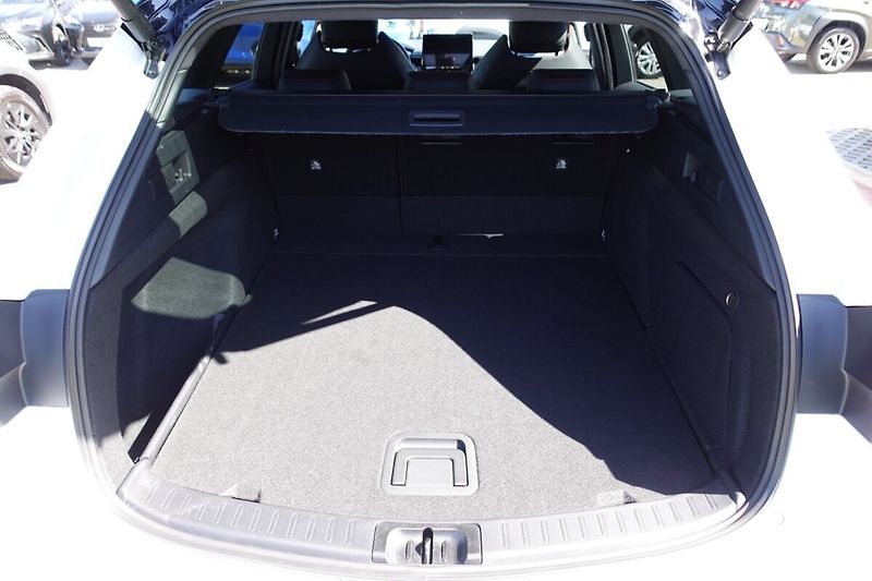 Toyota Corolla 2,0HSD GR-Sport Dynamic - fotka 14 z 32