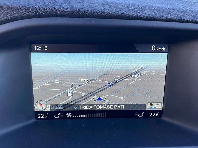 Volvo V60 D3 FWD MOMENTUM - fotka 22 z 30